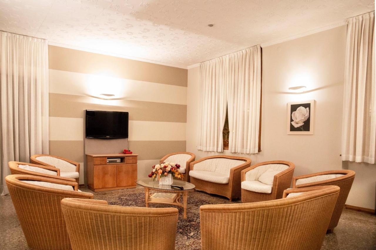 Albergo Milano Boario Terme Esterno foto