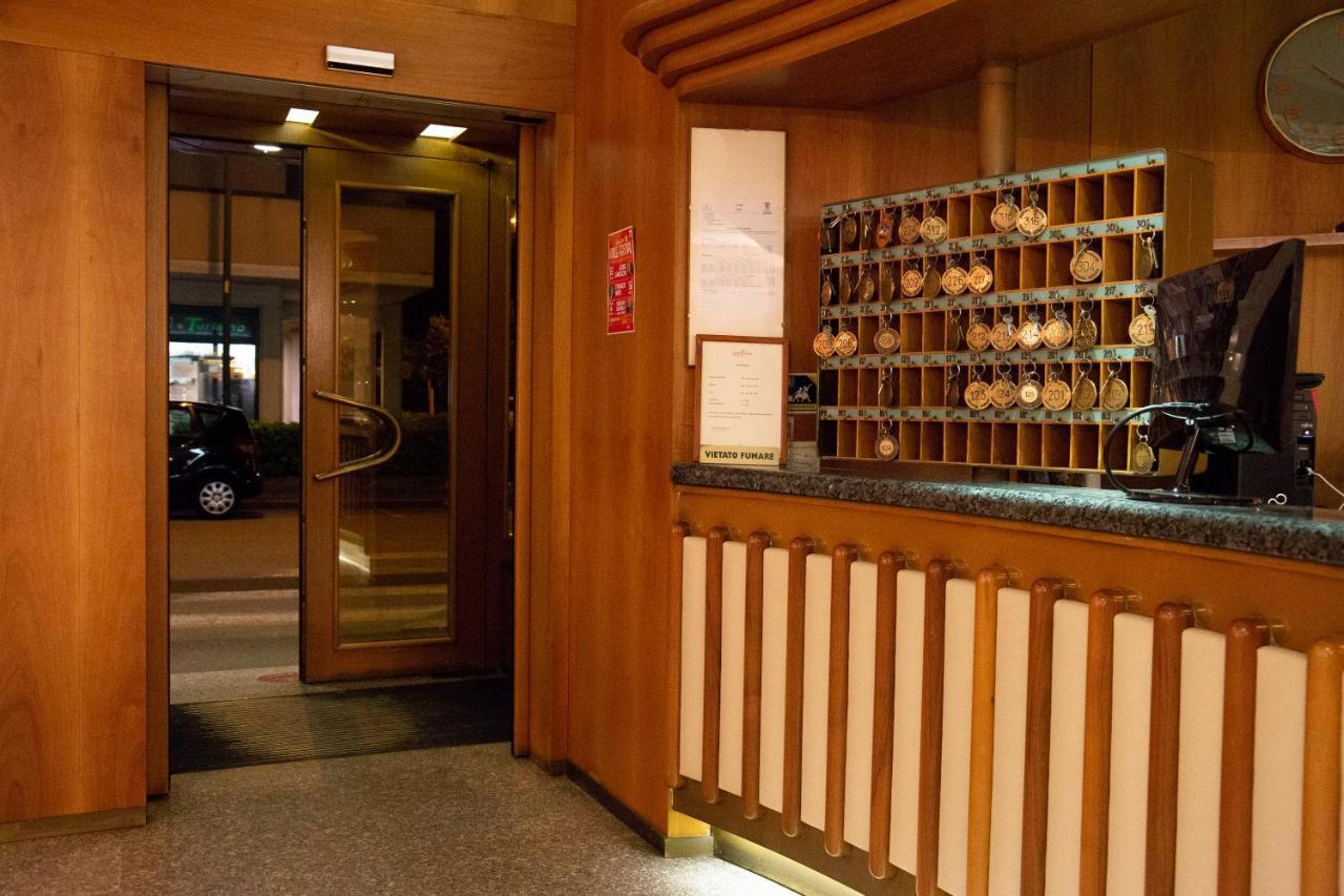 Albergo Milano Boario Terme Esterno foto