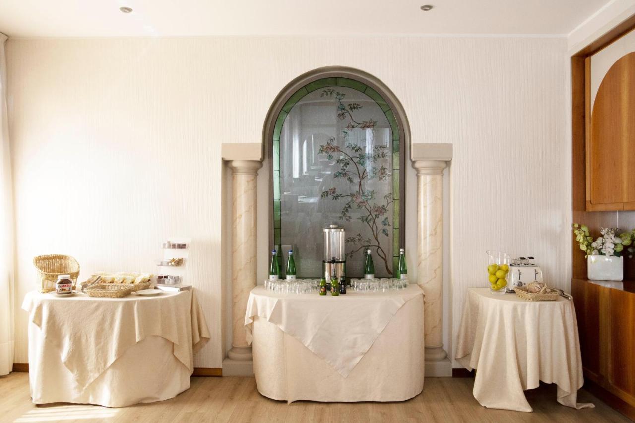 Albergo Milano Boario Terme Esterno foto
