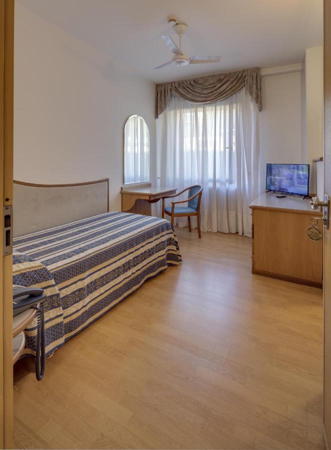 Albergo Milano Boario Terme Esterno foto