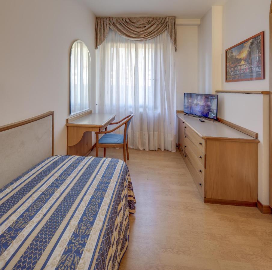 Albergo Milano Boario Terme Esterno foto