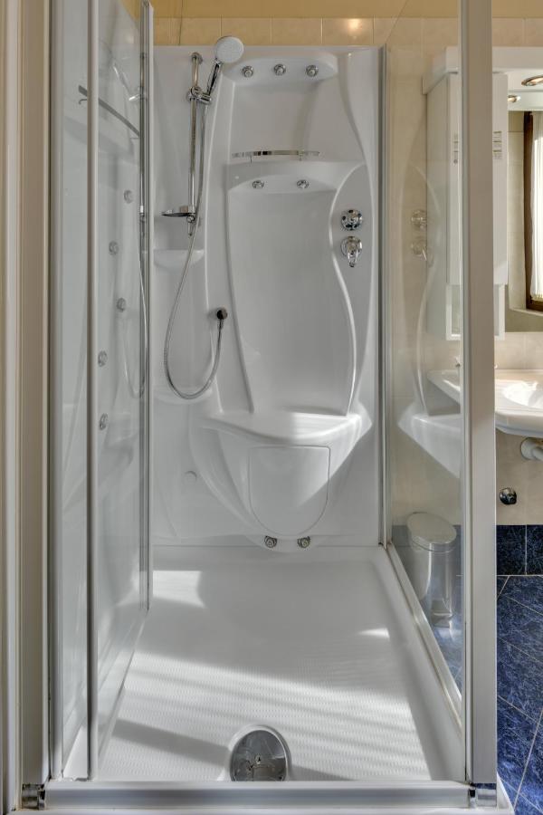 Albergo Milano Boario Terme Esterno foto