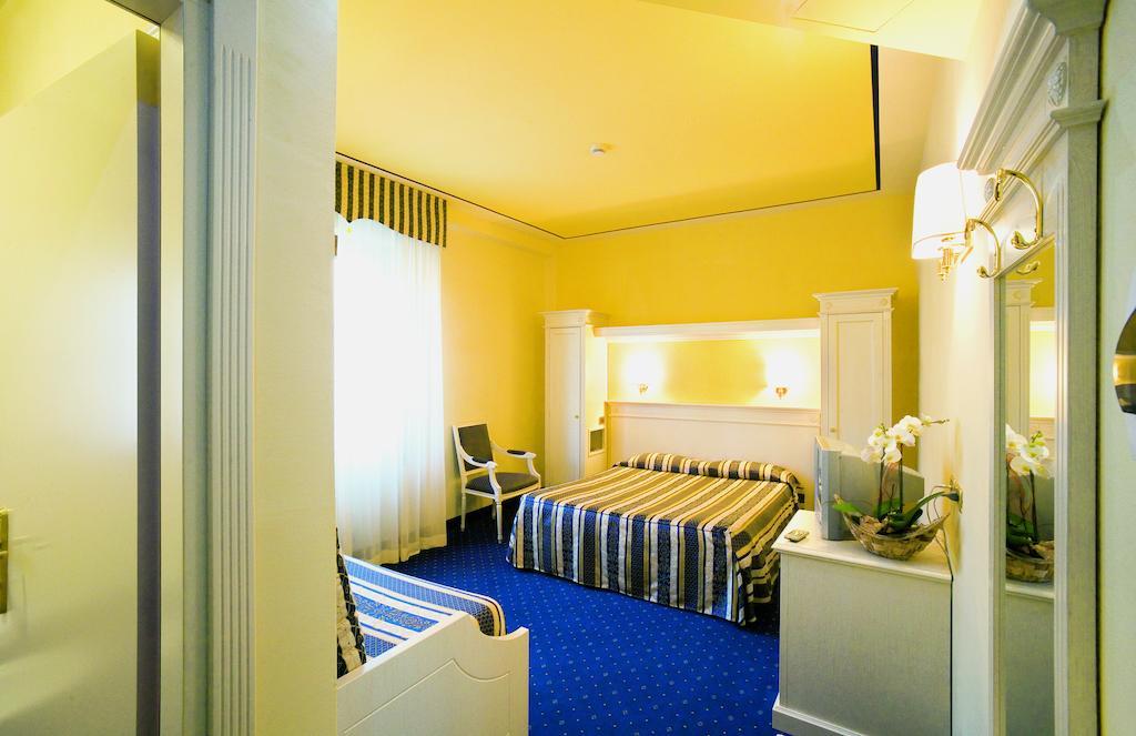 Albergo Milano Boario Terme Camera foto