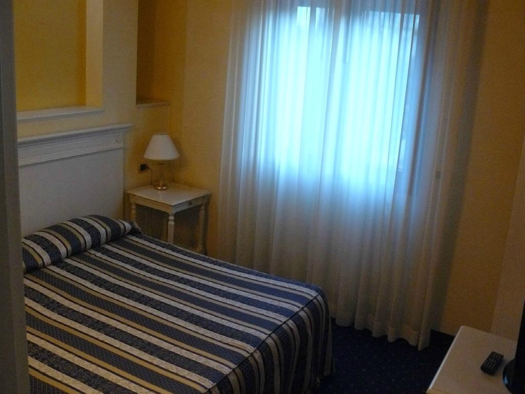 Albergo Milano Boario Terme Esterno foto