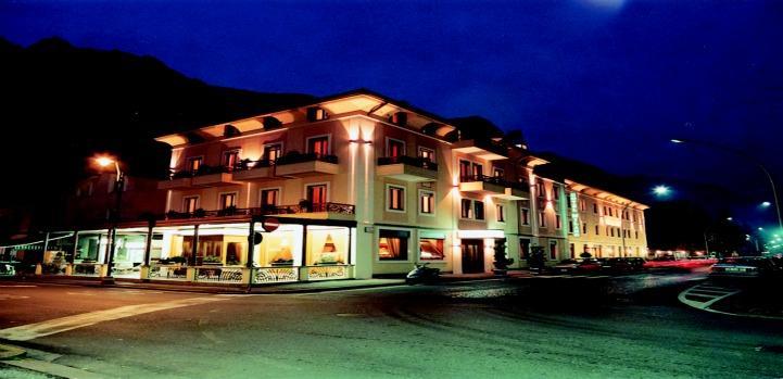 Albergo Milano Boario Terme Esterno foto